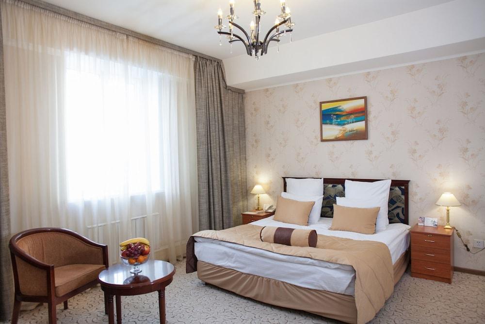 Golden Dragon Hotel Bishkek Luaran gambar