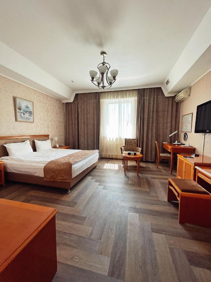 Golden Dragon Hotel Bishkek Luaran gambar