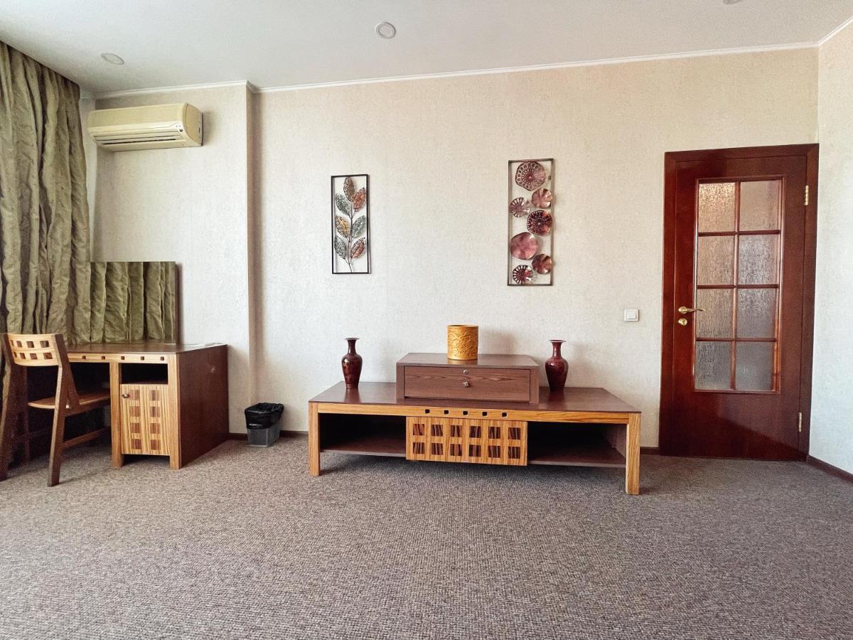 Golden Dragon Hotel Bishkek Luaran gambar
