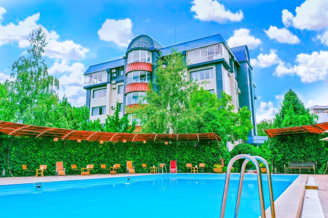 Golden Dragon Hotel Bishkek Luaran gambar
