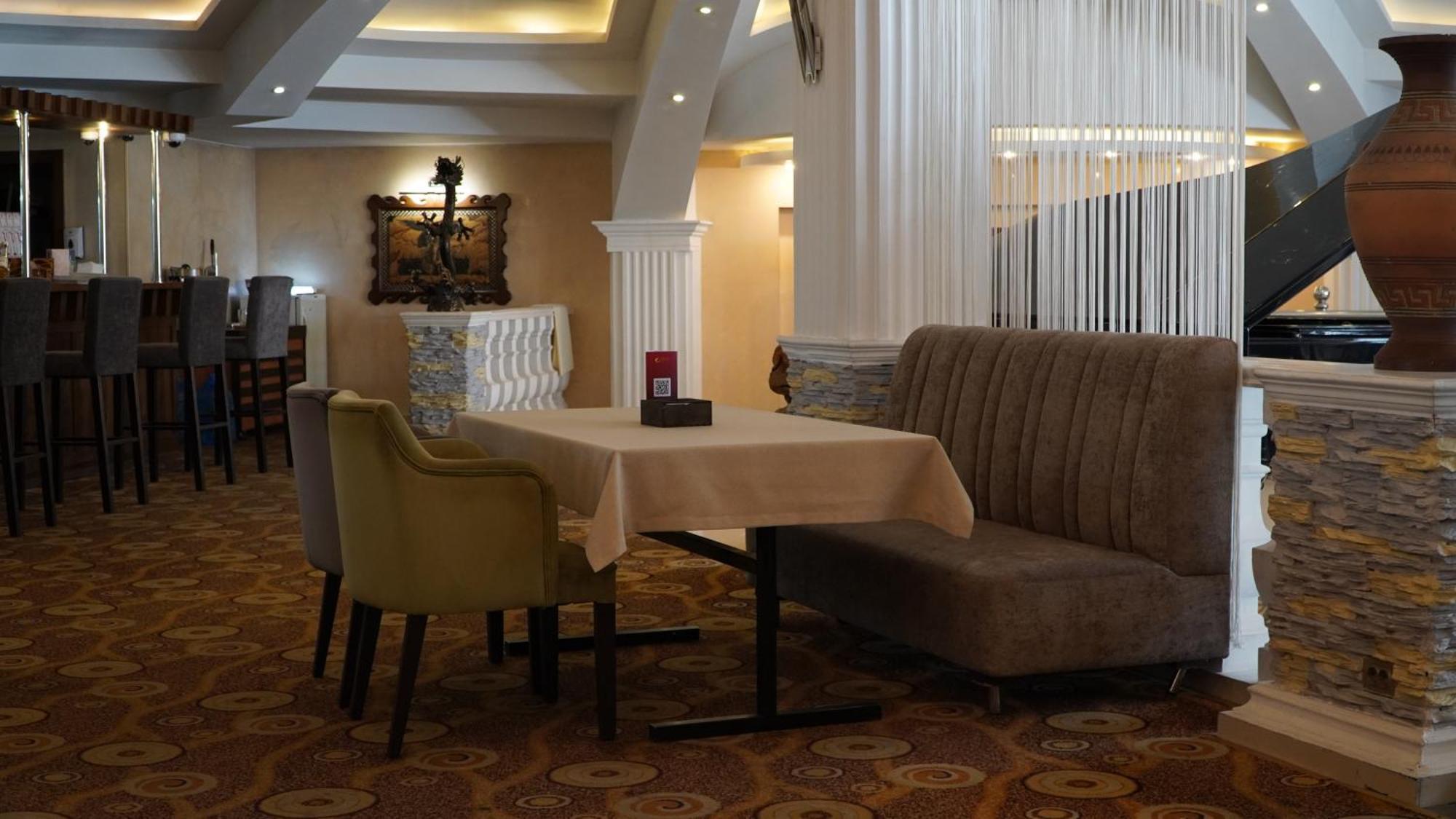 Golden Dragon Hotel Bishkek Luaran gambar