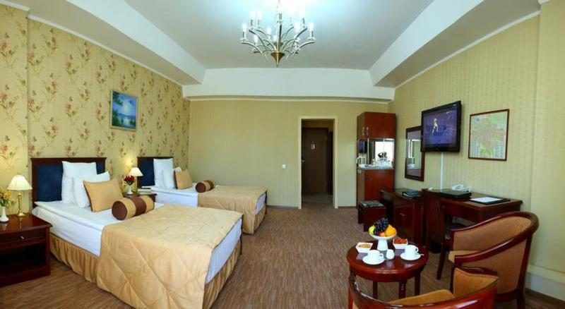 Golden Dragon Hotel Bishkek Bilik gambar