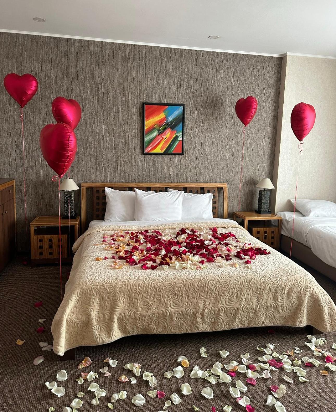 Golden Dragon Hotel Bishkek Luaran gambar