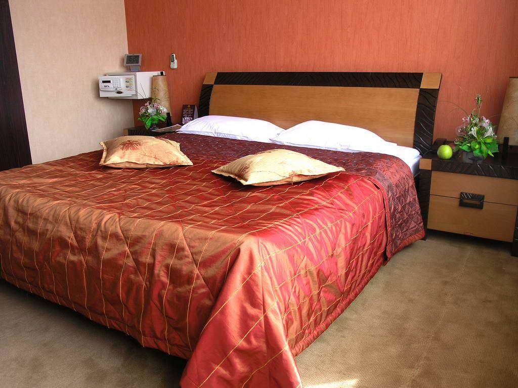 Golden Dragon Hotel Bishkek Luaran gambar