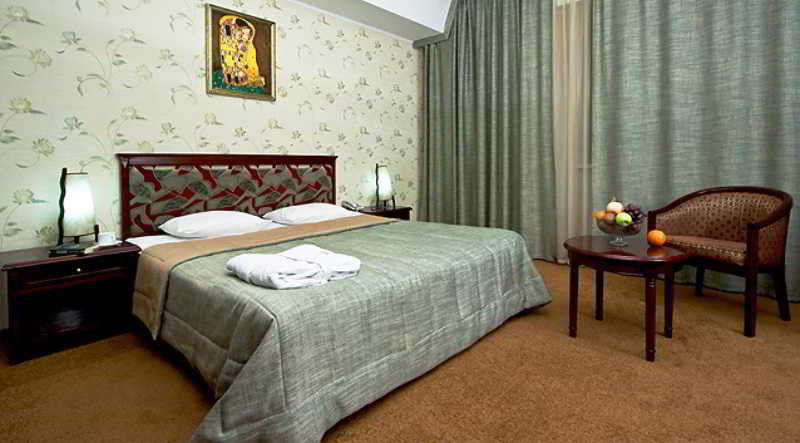 Golden Dragon Hotel Bishkek Luaran gambar